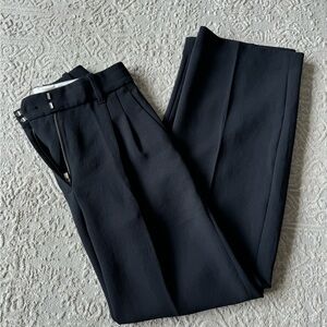 Aritzia Effortless Pant